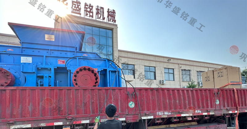 鐵礦石液壓對(duì)輥破碎機(jī)的維護(hù)成本如何？工作原理是什么？