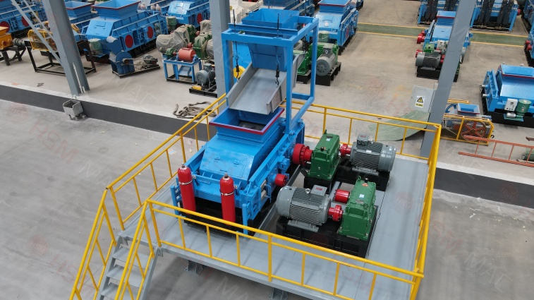 華盛銘1010對輥破碎機(jī)在鐵礦石尾料處理中的應(yīng)用